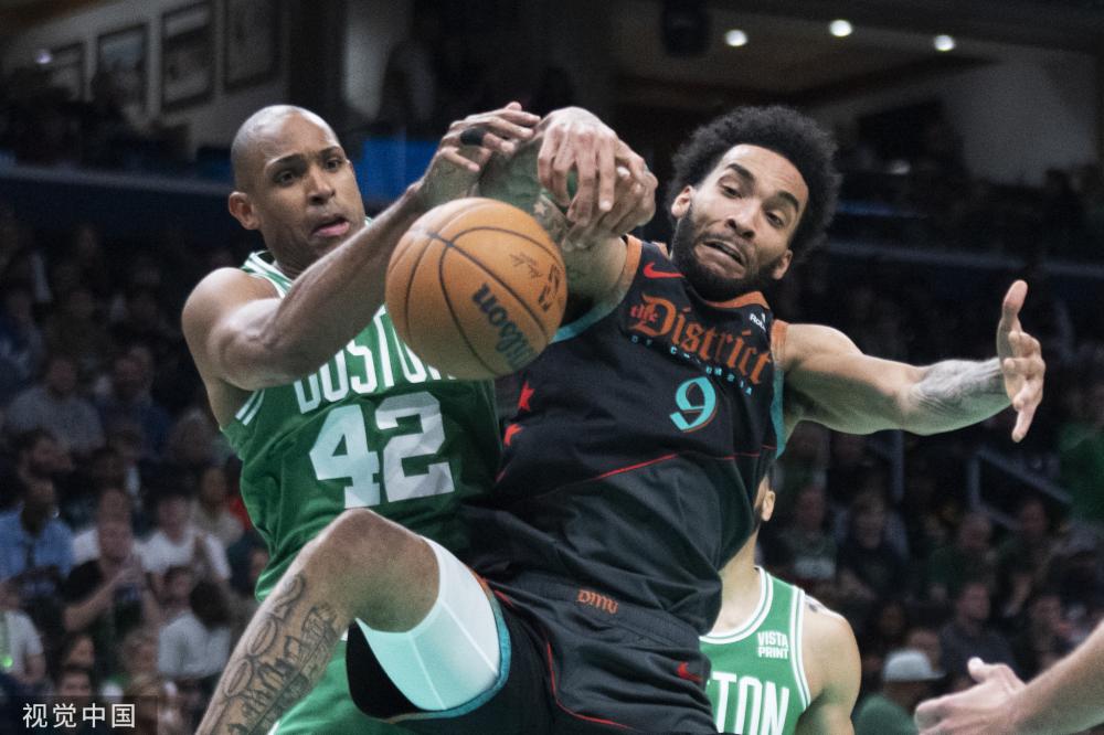 充满悬念和 充满悬念和